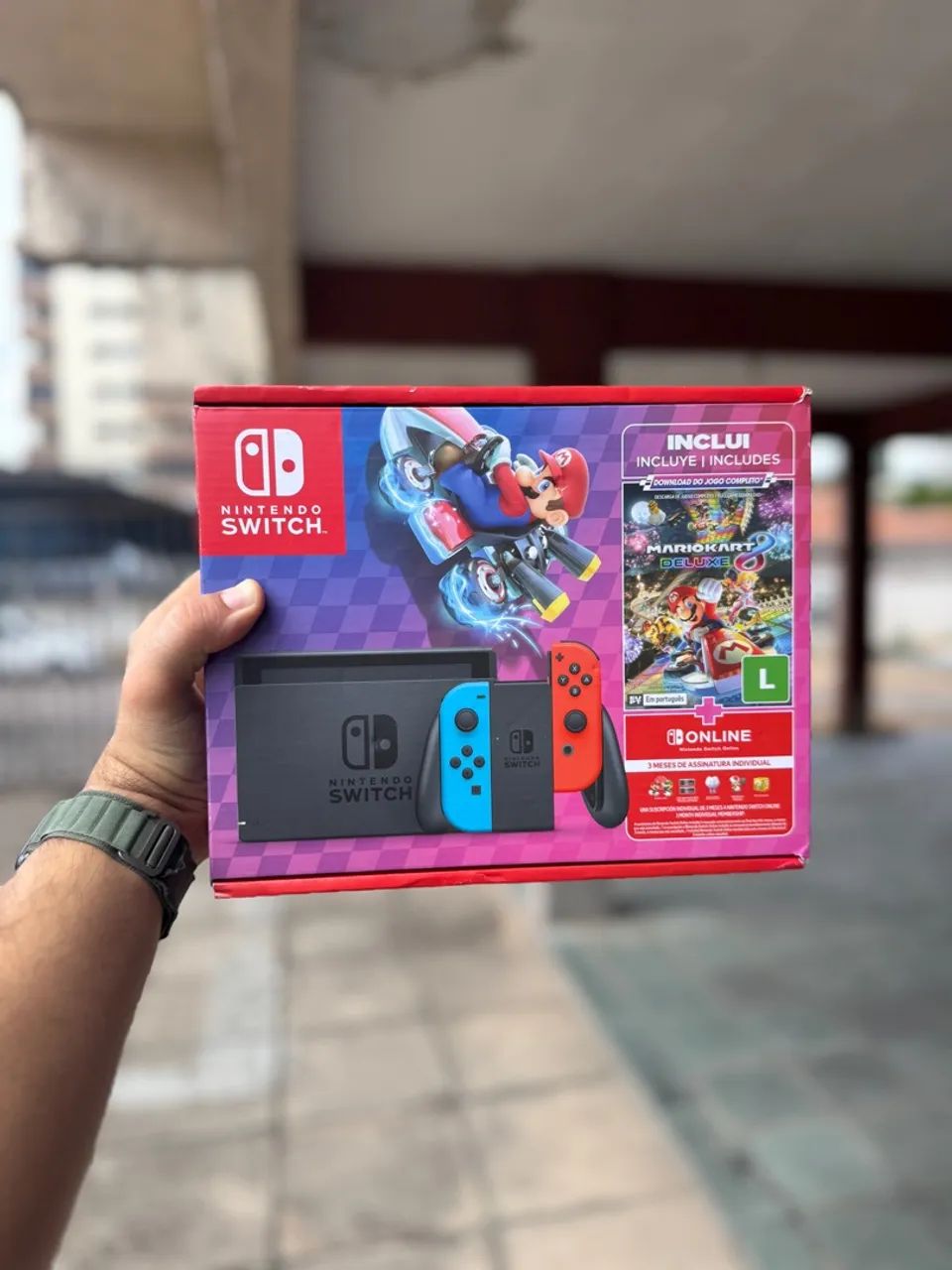 Nintendo switch 32gb V2 + Mario kart 8 deluxe