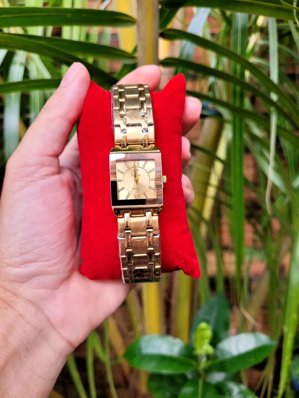 Relógio dourado feminino puro luxo aceitamos cartões  - Foto 4