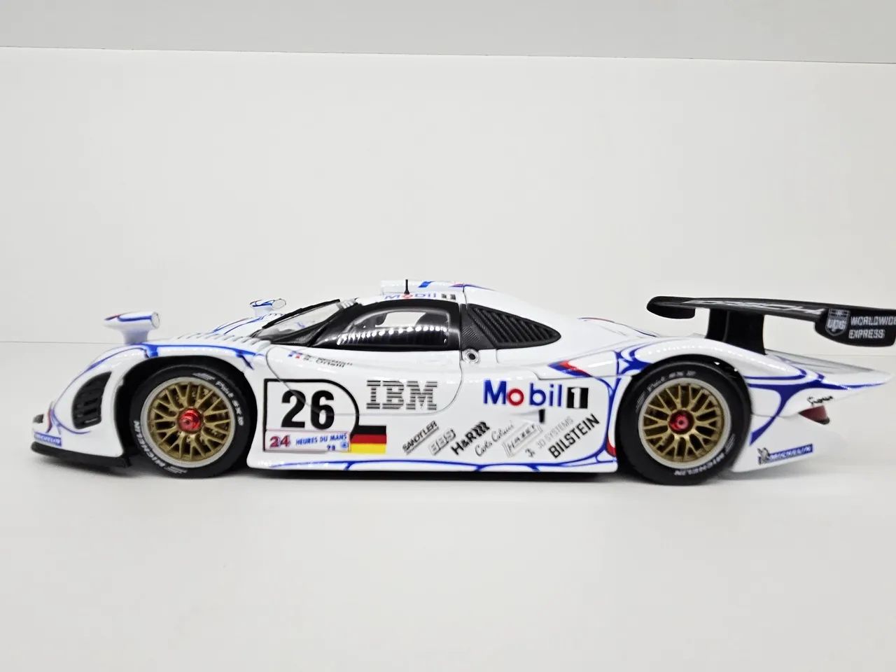 Porsche 911 GT1 1/18 Maisto - Le Mans Winner 1998 - Antiguidades
