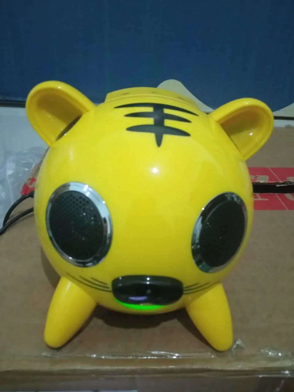 Caixa de som, com bluetooth. 5 alto falantes 