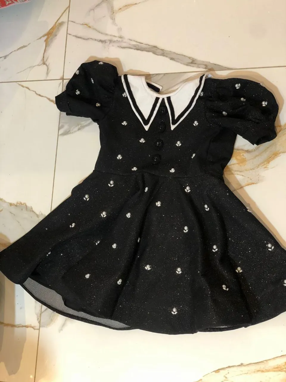 Vestido Infantil Preto com Detalhes Bordados