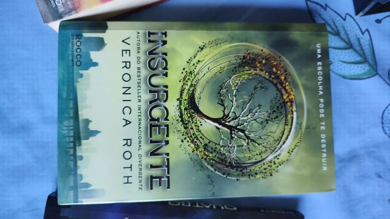 Livros da Série Divergente - Completo Box de livros divergente  - Foto 5
