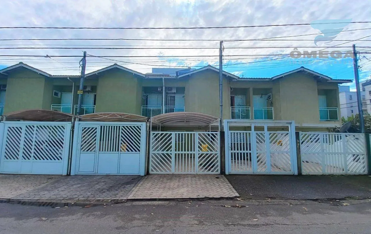 Sobrado à Venda no Tombo no Guarujá | Omega Imóveis