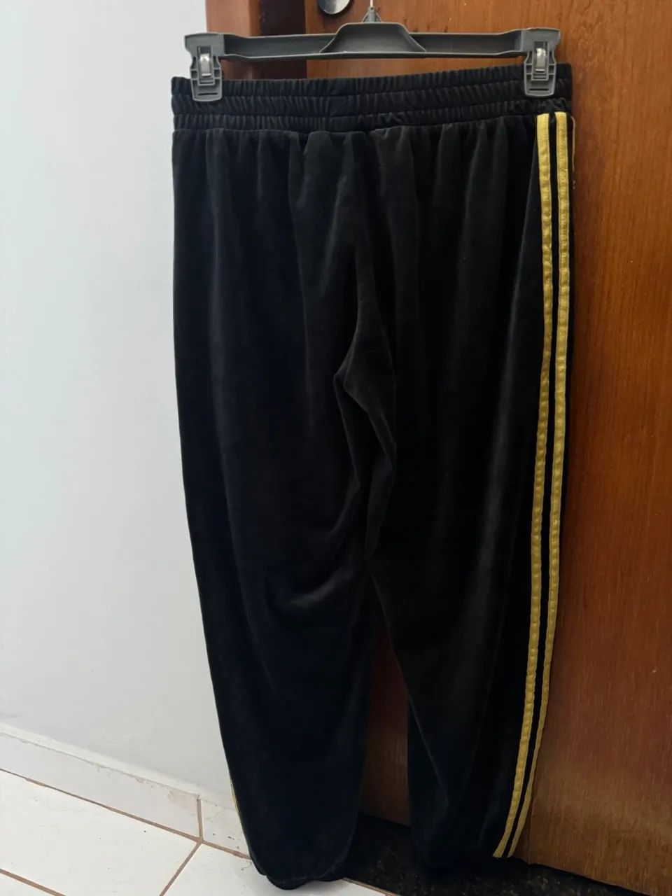 Calça adidas veludo  - Foto 4