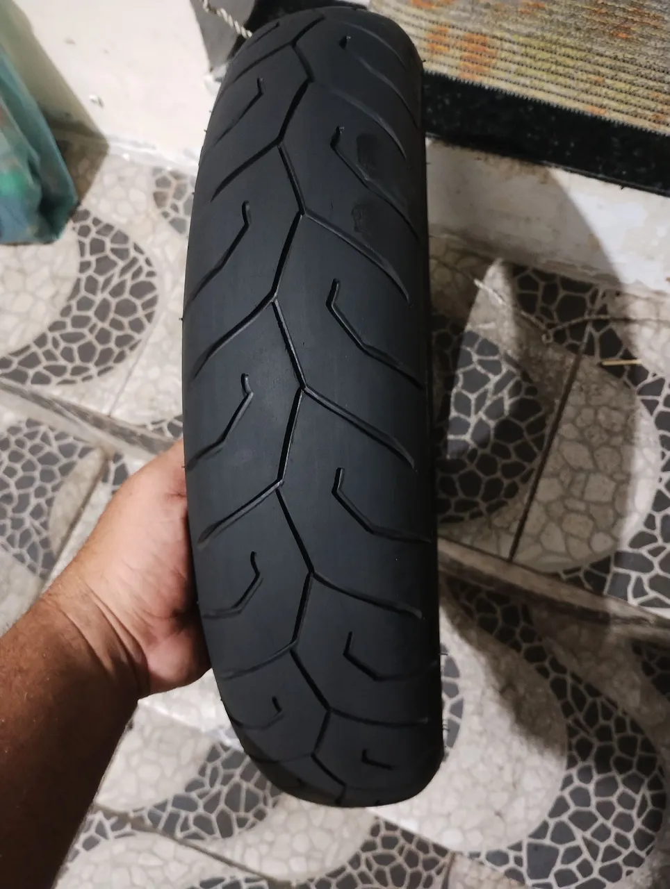 Vendo um pneu