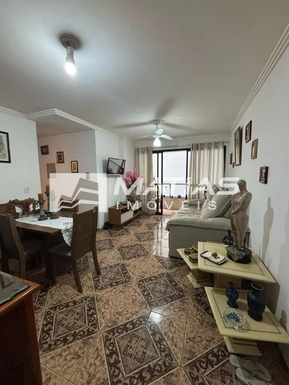 Apartamento à venda em Guarapari-ES, Centro: 2 quartos, suíte, varanda, 100m², 1 vaga! Por