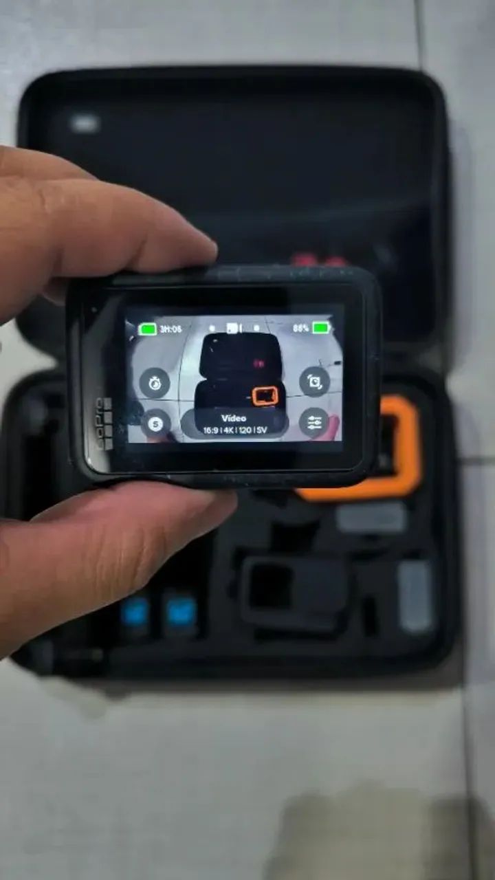 GOPRO HERO BLACK 12 + 3 BATERIAS + ACESSÓRIOS (2 MESES DE POUCO USO) - Foto 5