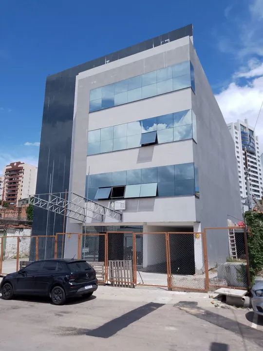 Prédio comercial no Vieiralves com 1531,62m²
