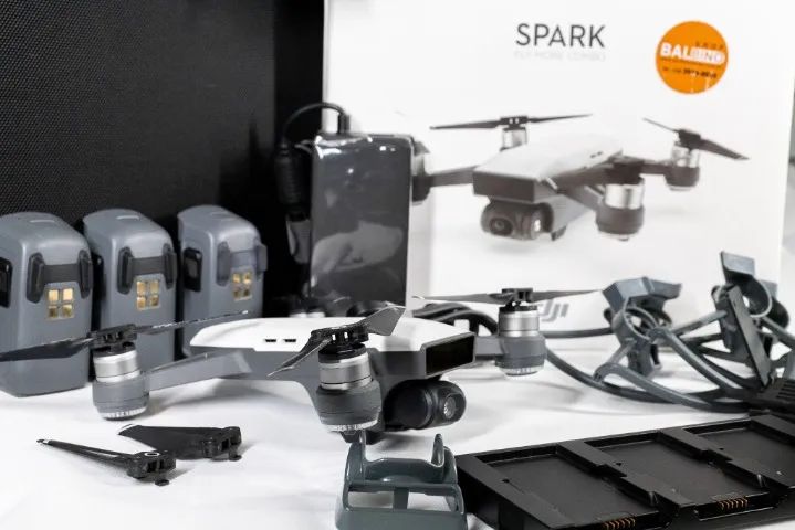 Drone DJI Spark Fly More Combo + 3 baterias e muitos acessórios - Foto 4