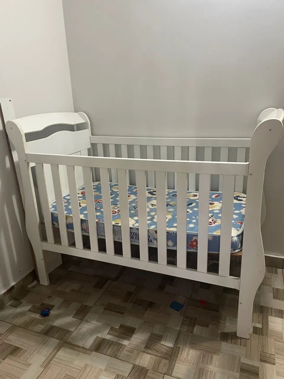 Berço com colchão 