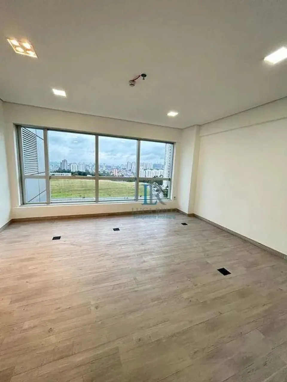 Sala, 35 m² - venda por R$ 290.000,00 ou aluguel por R$ 2.683,30/mês - Alphaville Empresar