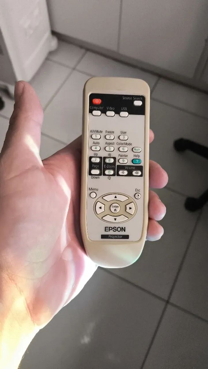 Projetor Epson S10+ com Tripé, Suporte para Notebook e Tela 1,80x1,80 - Completo!<br> - Foto 6