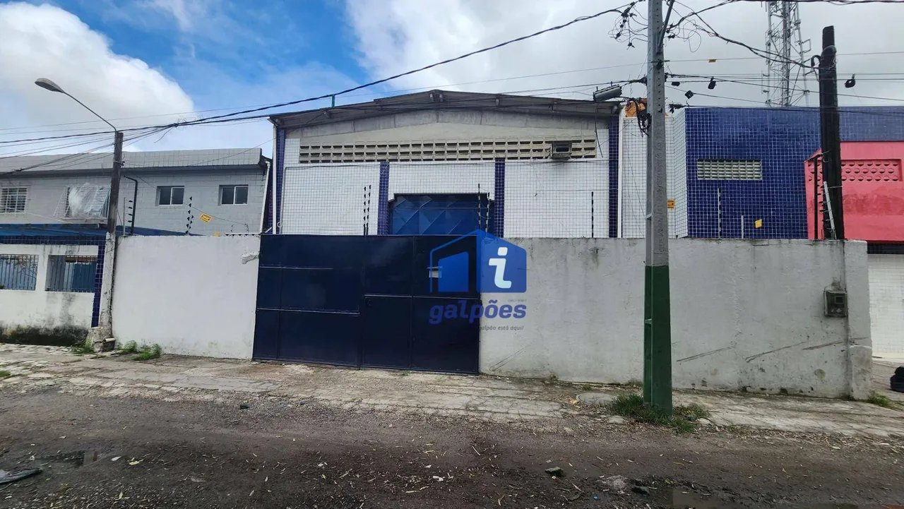Galpão com 385 m² em Afogados, Recife - PE