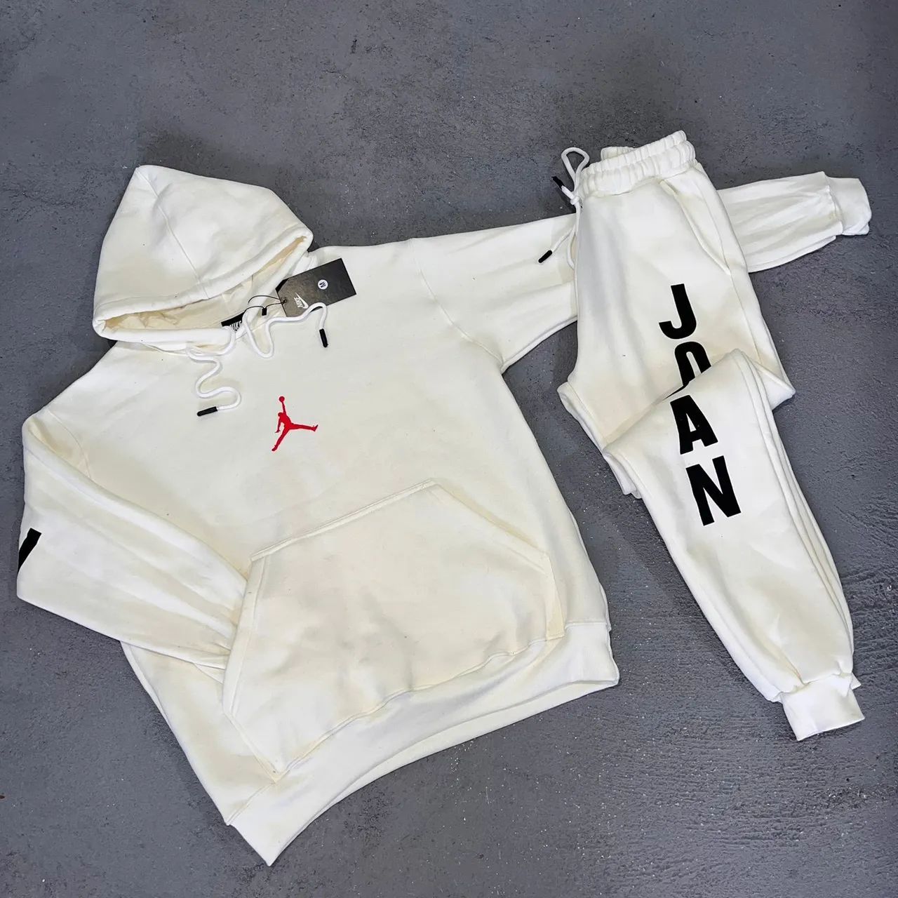 Conjunto de Moletom Branco Jordan