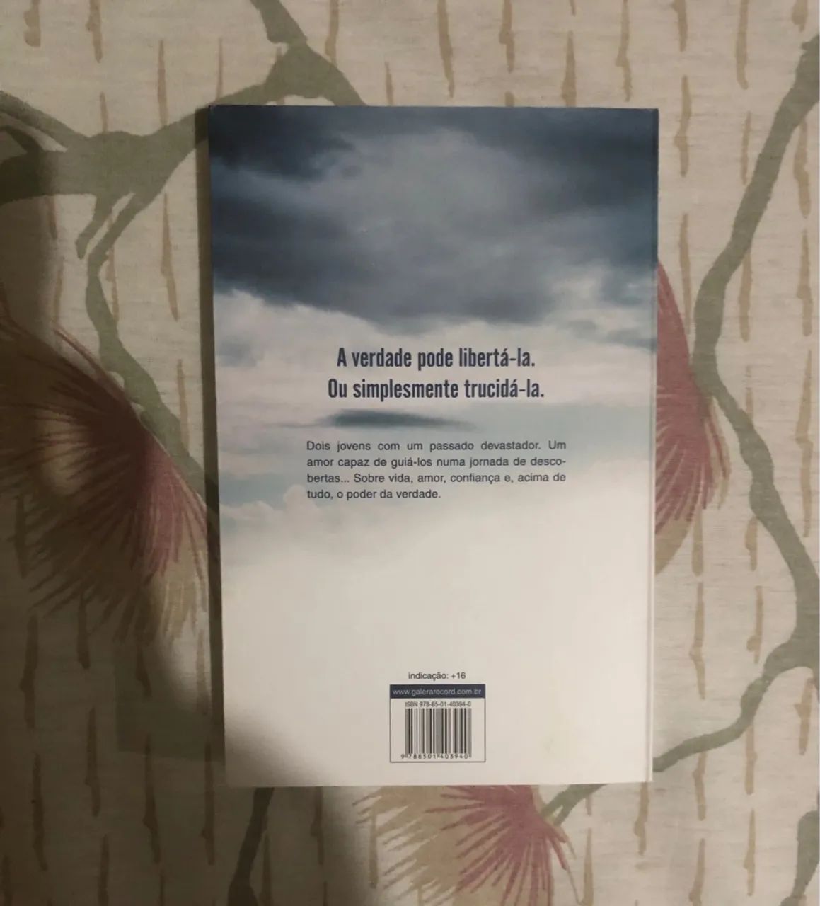 Trilogia Um Caso Perdido - Colleen Hoover - Foto 4