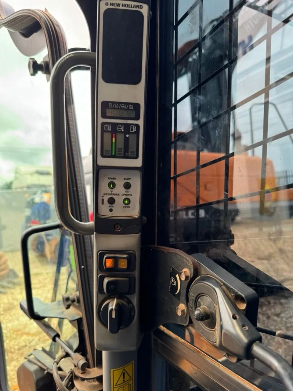 Bobcat New Holland 220 ano2020 - Foto 3