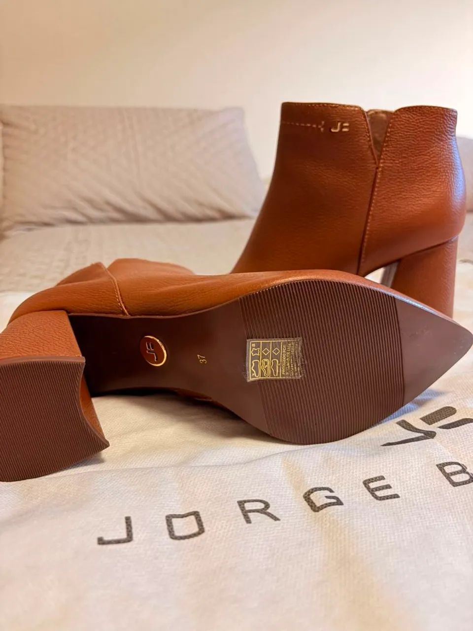 Bota Jorge Bischoff nova