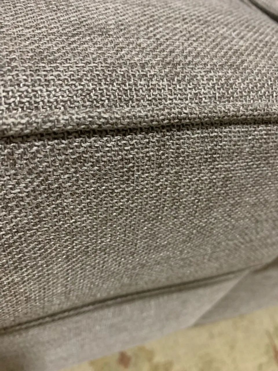 Sofa grande cinza -  lar 240 prof 90 alt 70 - Foto 4