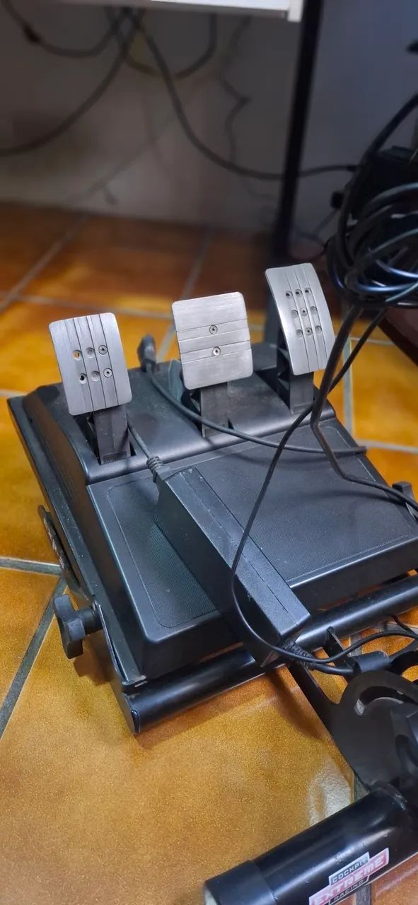 Volante Thrustmaster t300rs gt edition - Foto 2