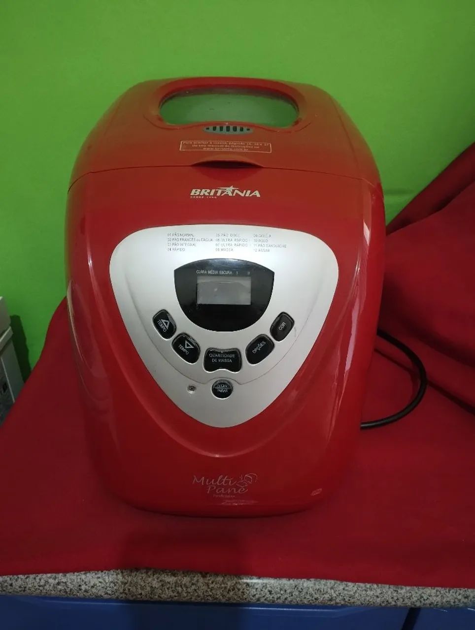 Vendo uma panificadora, marca da Britânia, bem conservada.