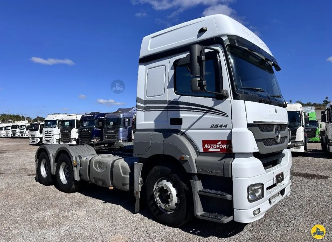 MB AXOR 2544 6X2<br>2019/2019<br>TETO ALTO<br>AUTOMÁTICO