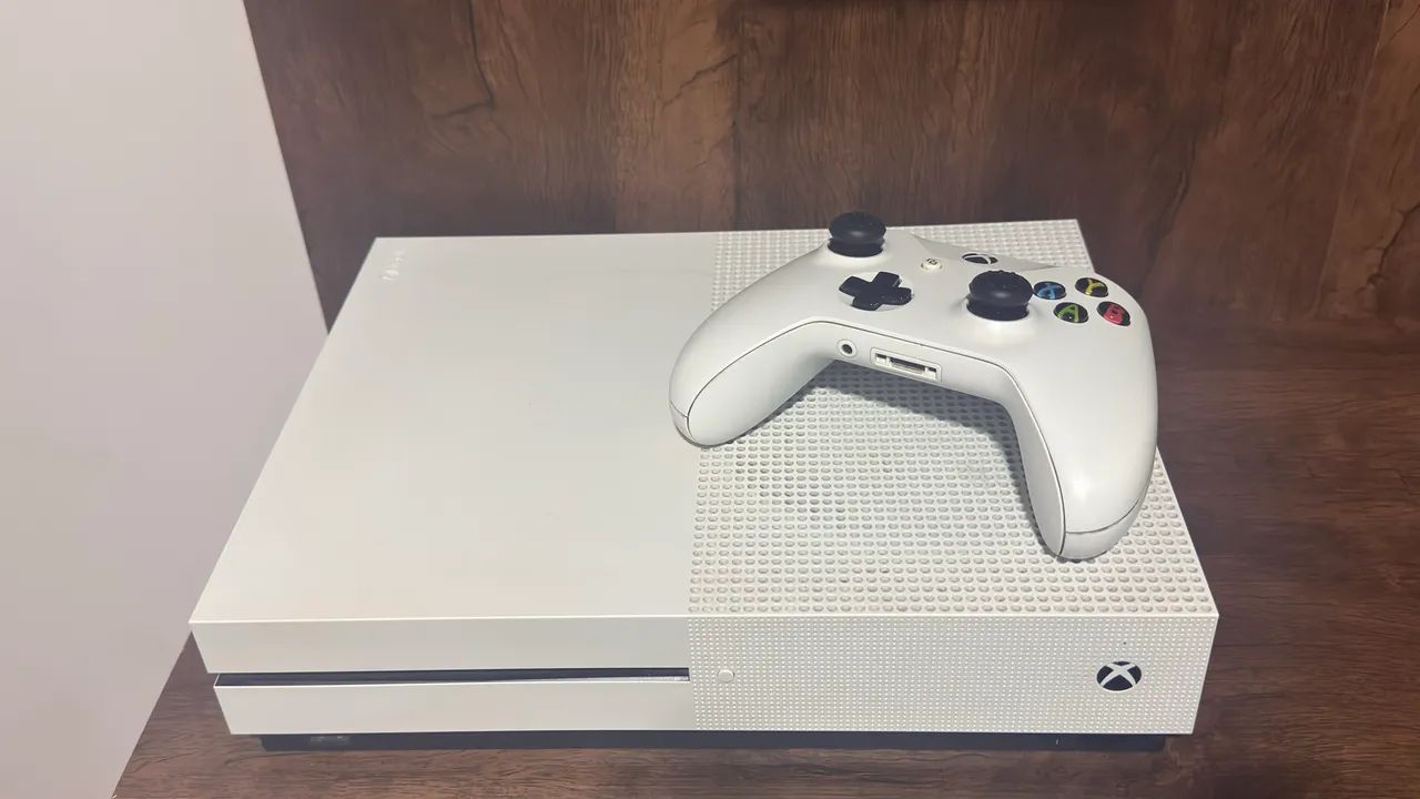 Xbox One S 1TB - Impecável 