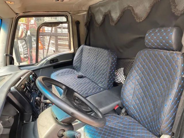 FORD CARGO 1319 BAÚ 2013 - Foto 8