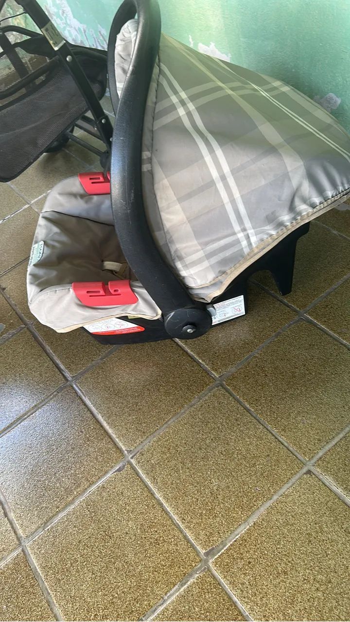 Kit carrinho e bebê conforto burigoto - Foto 2