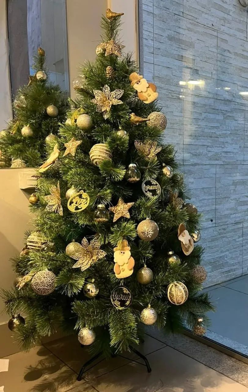ÁRVORE DE NATAL 