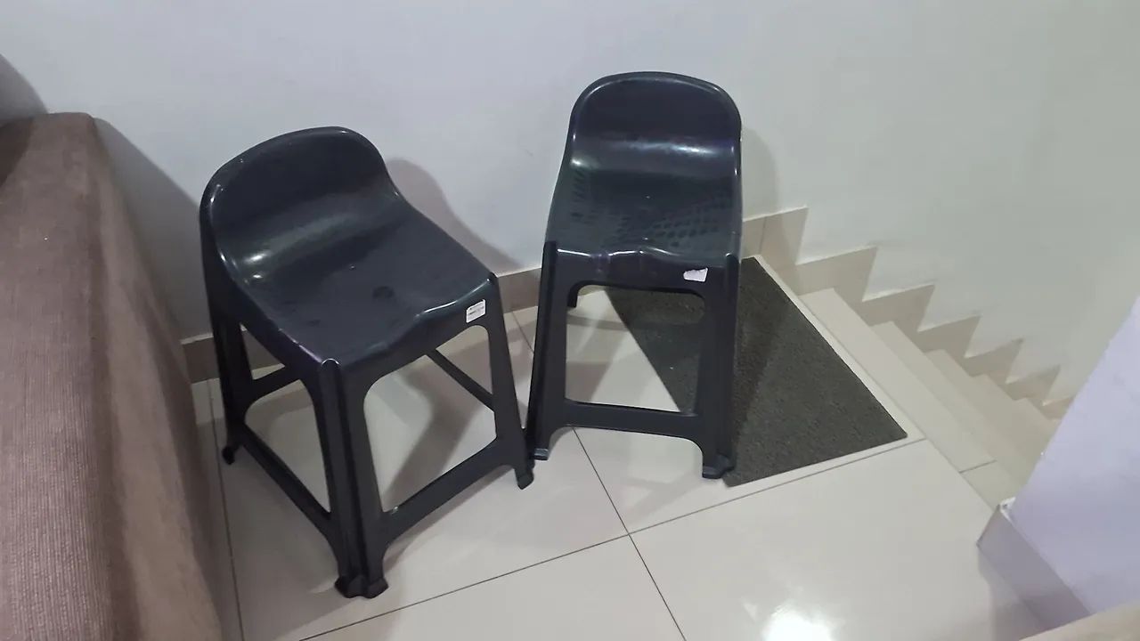 2 banquinhos
