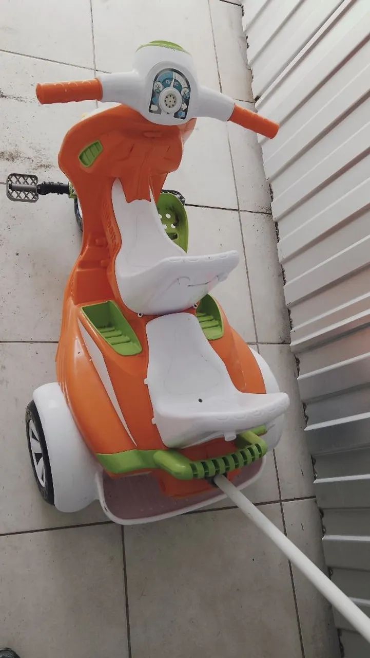 Vendo moto infantil com aste para carregar  - Foto 3