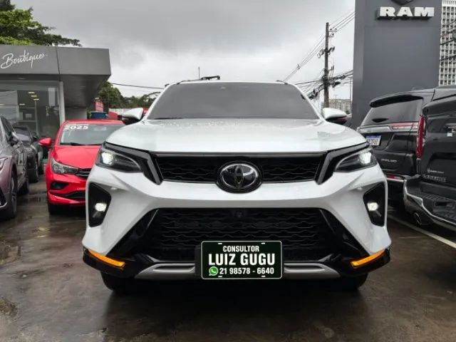 Toyota Hilux SRX 4X4 AT 2.8 TB 2026
