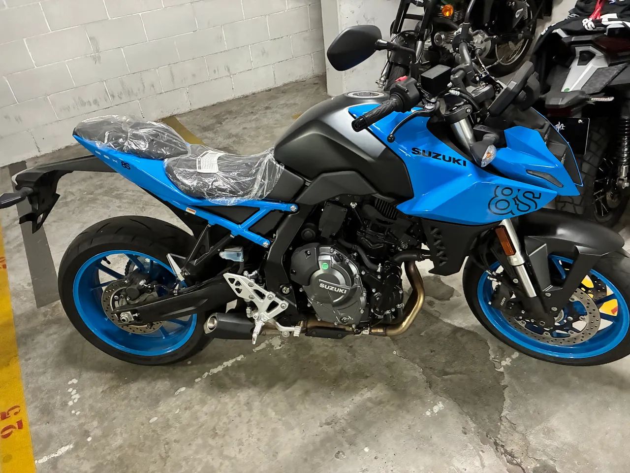 Oportunidade GSX-8S ZERO no plastico - Foto 5