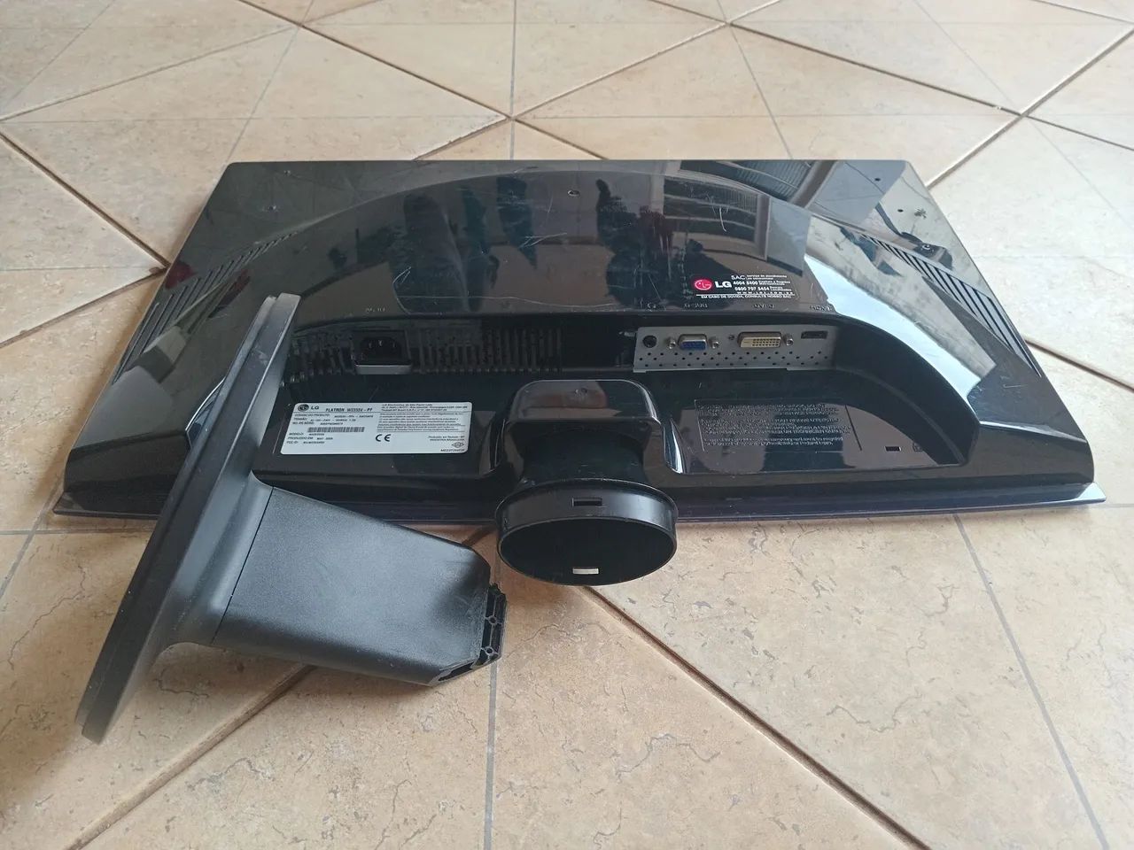 Monitor LG Flatron W2353V 23' Polegadas Usado - Foto 5