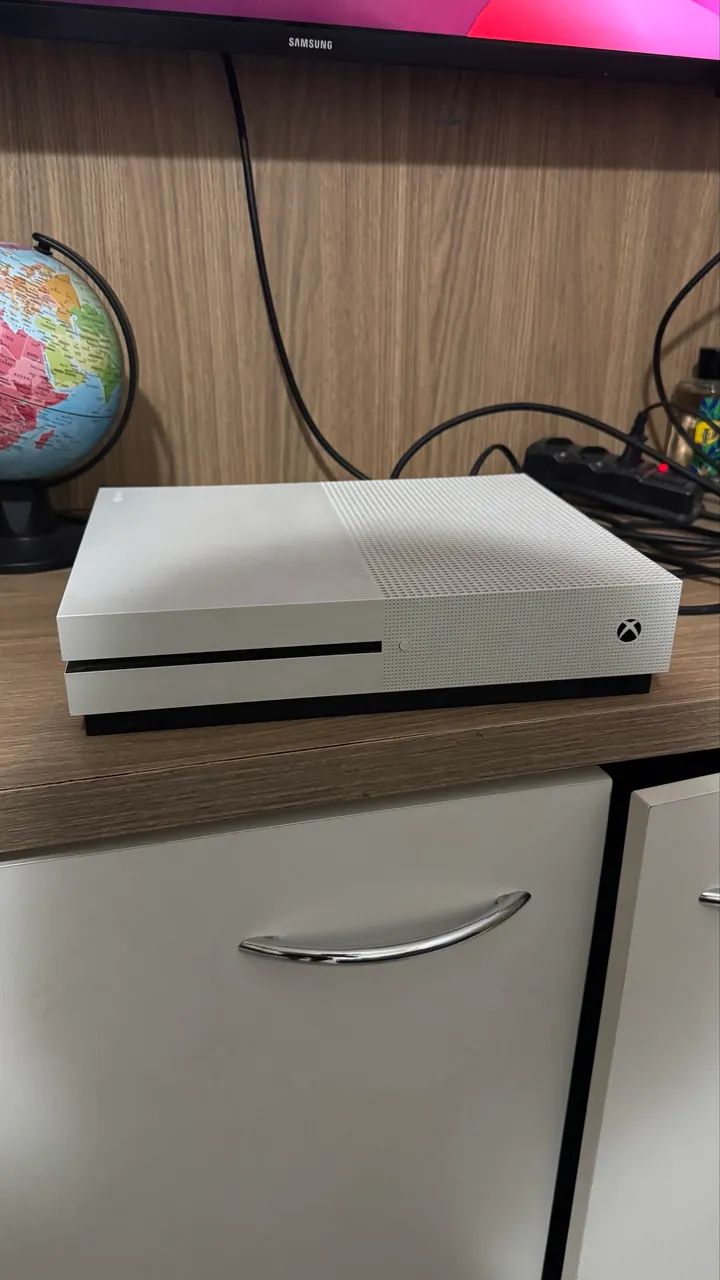 Xbox One S 1tb + 2 jogos  - Foto 4