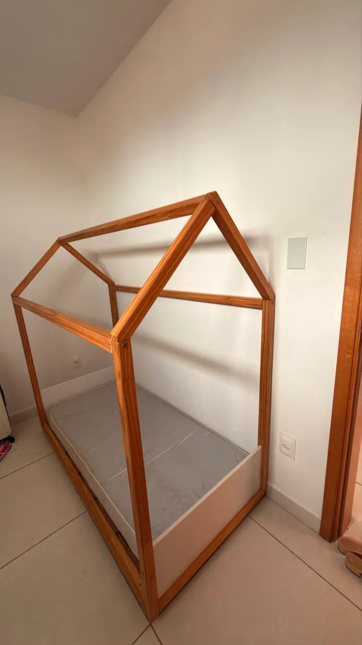 CAMA MONTESSORIANA À VENDA! 