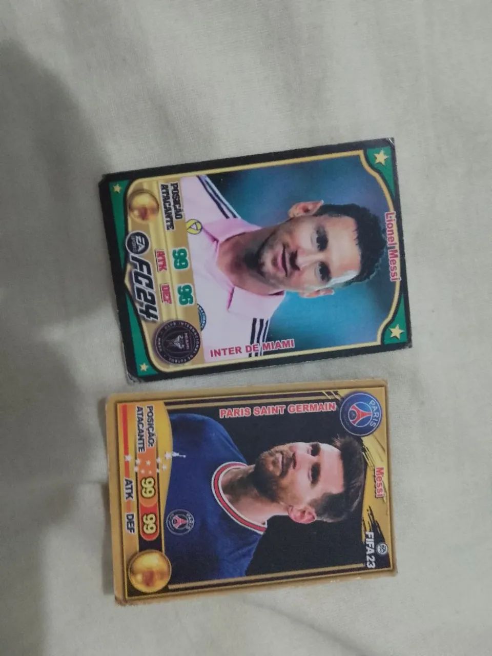 Estojo com mais de 500 Cards com CR7 e dois Messi - Foto 5