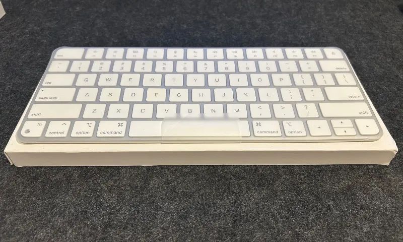 Magic Keyboard (USB-C) - Inglês (EUA) - Seminovo - Foto 2