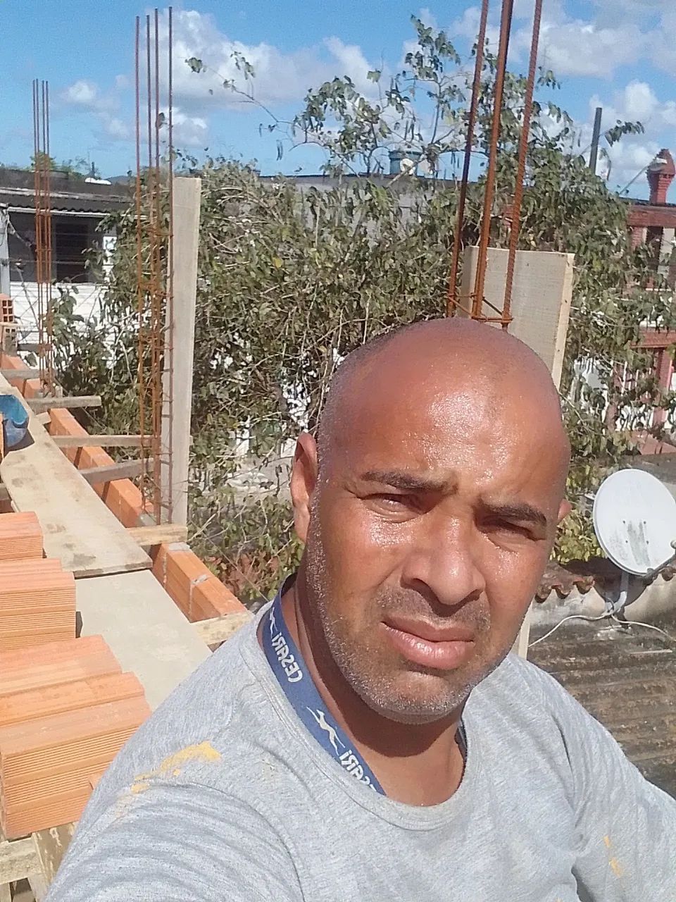 Pedreiro e azulejista 