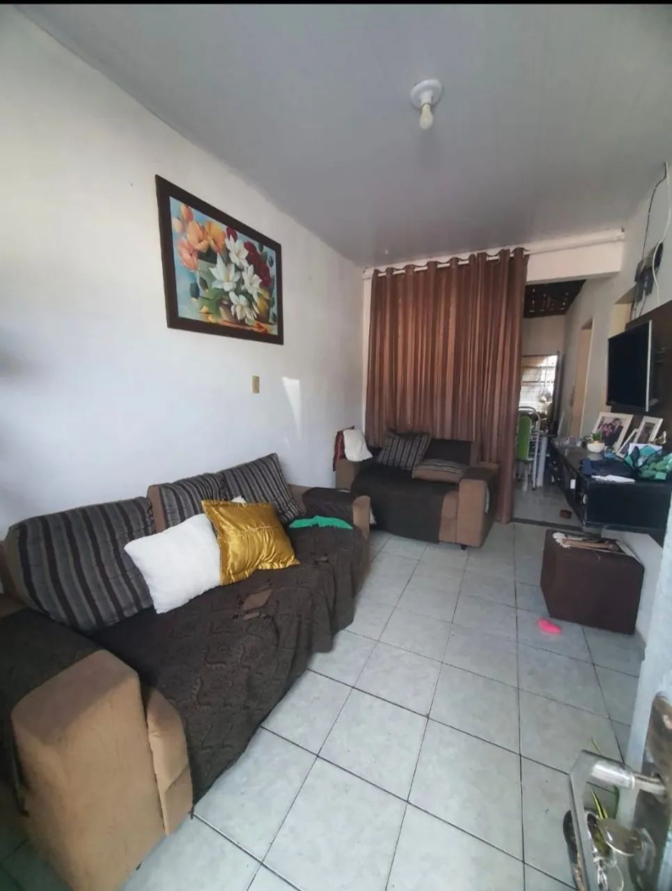 Casa com 2/4 mais Ponto Comercial 
