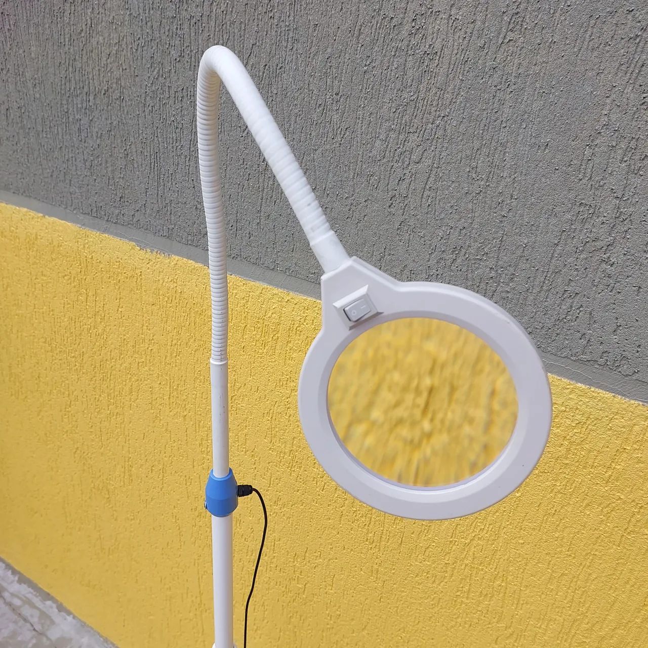 Lupa com pedestal  - Foto 2