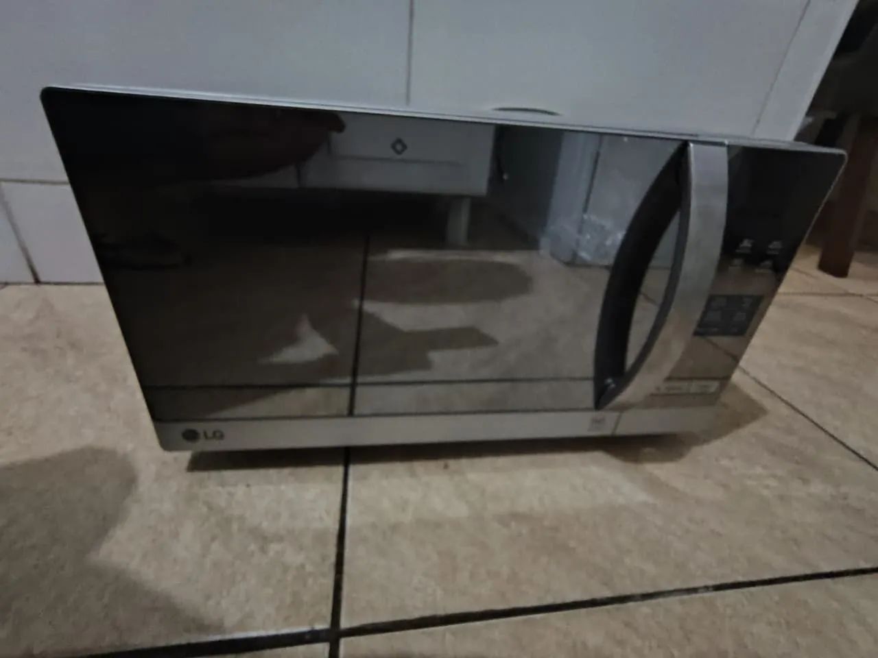 Microondas LG Easyclean 30l COM DEFEITO 