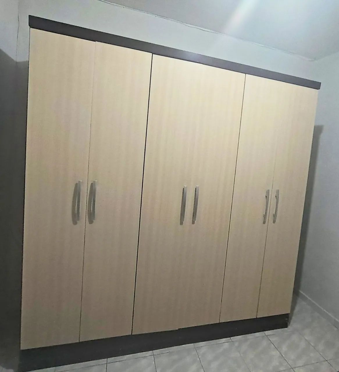 Guarda roupa 6 portas