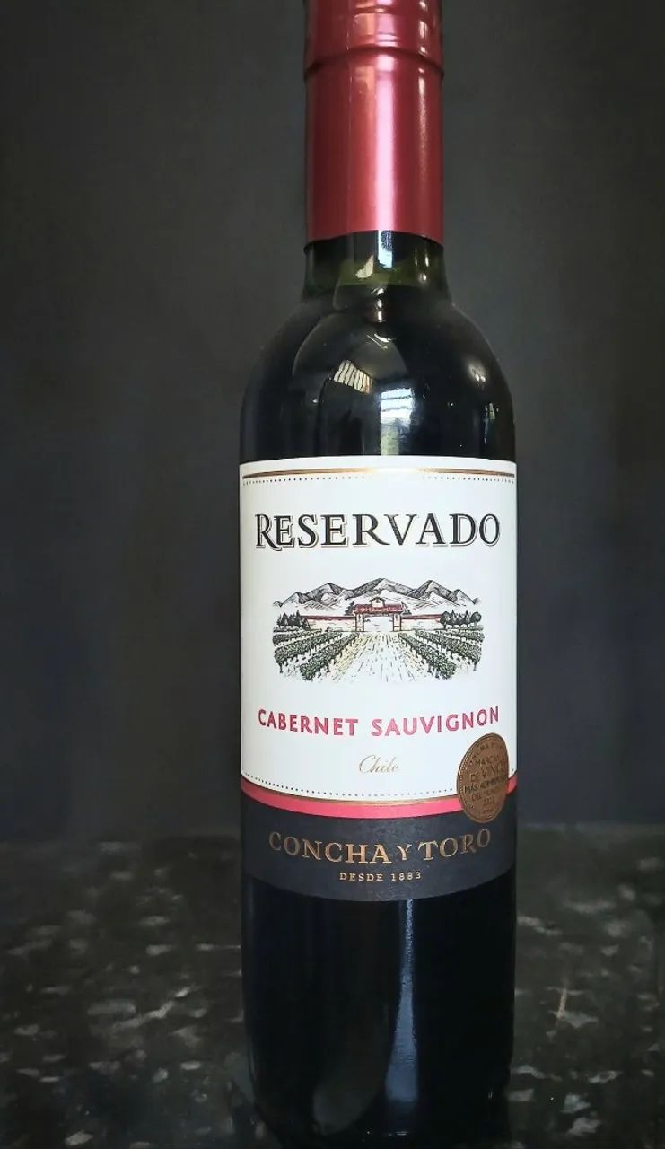 Vinho Tinto Com Uma Taça