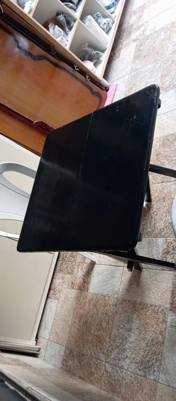 Mesa de madeira dobrável com 2 cadeiras  - Foto 5