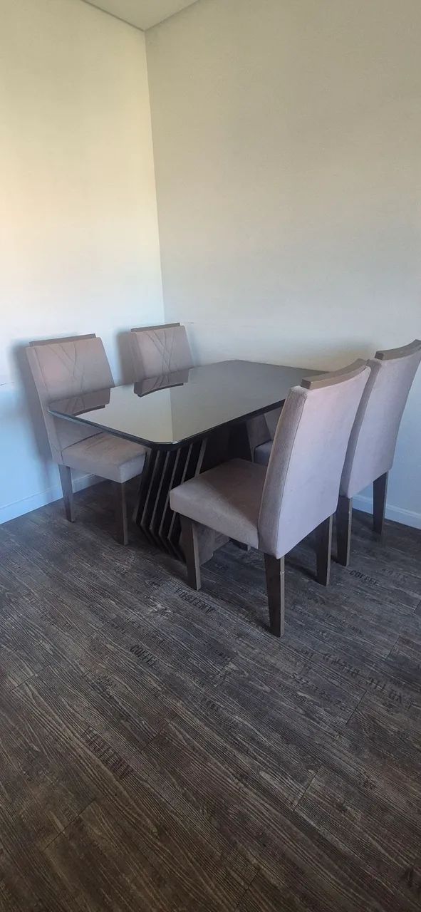 Mesa tampo de vidro com 4 cadeiras - Foto 2