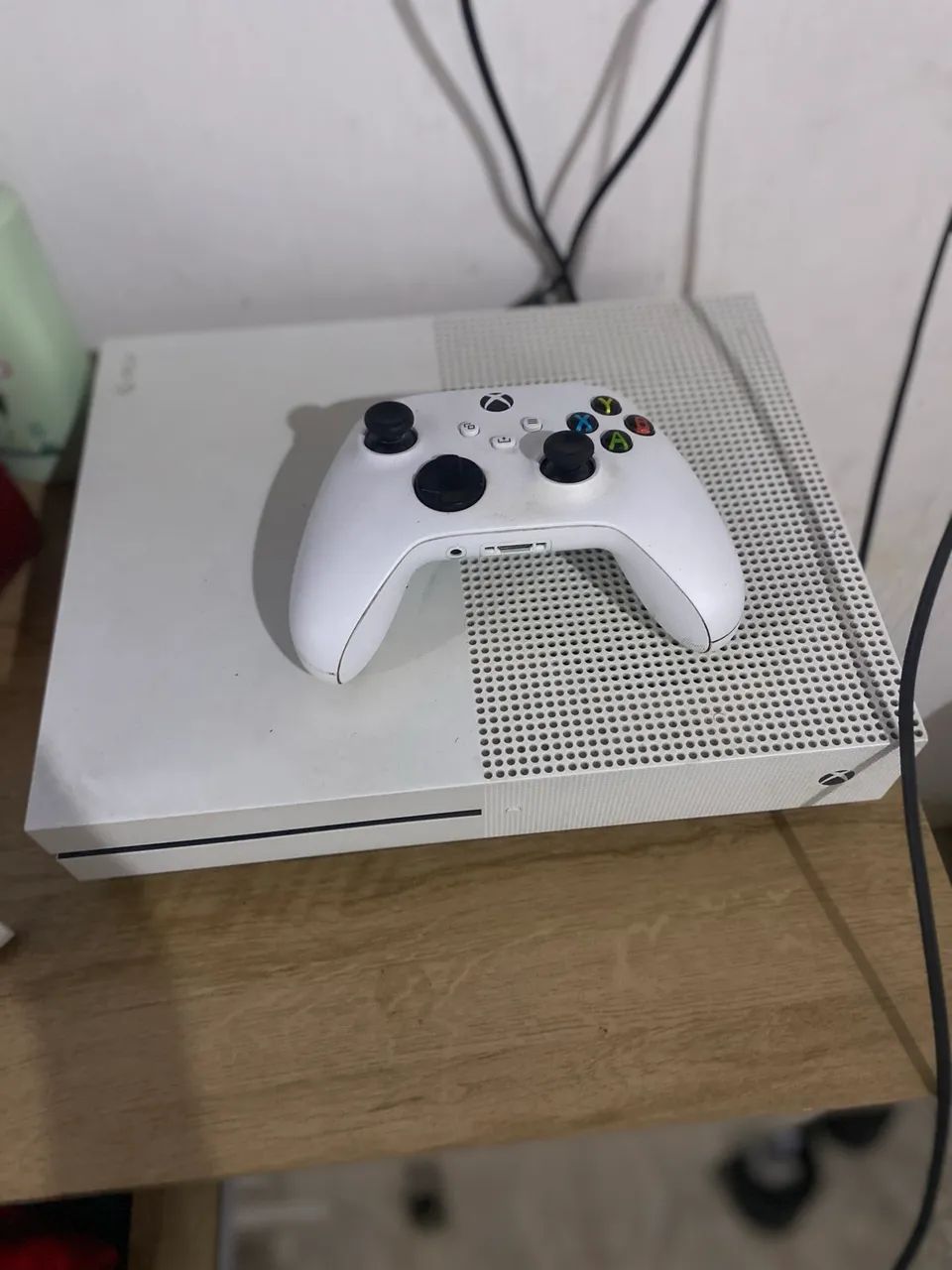 Xbox one s 512gb- CONSERVADO  com coleção de jogos