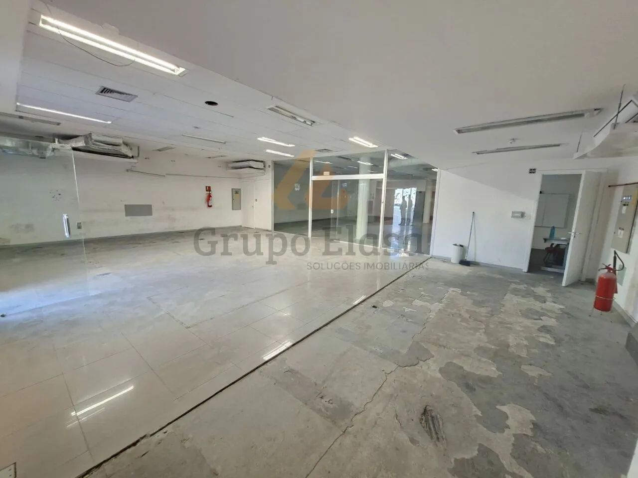 Prédio comercial com 910 metros para locação no bairro Capão Redondo - SP. - Foto 4
