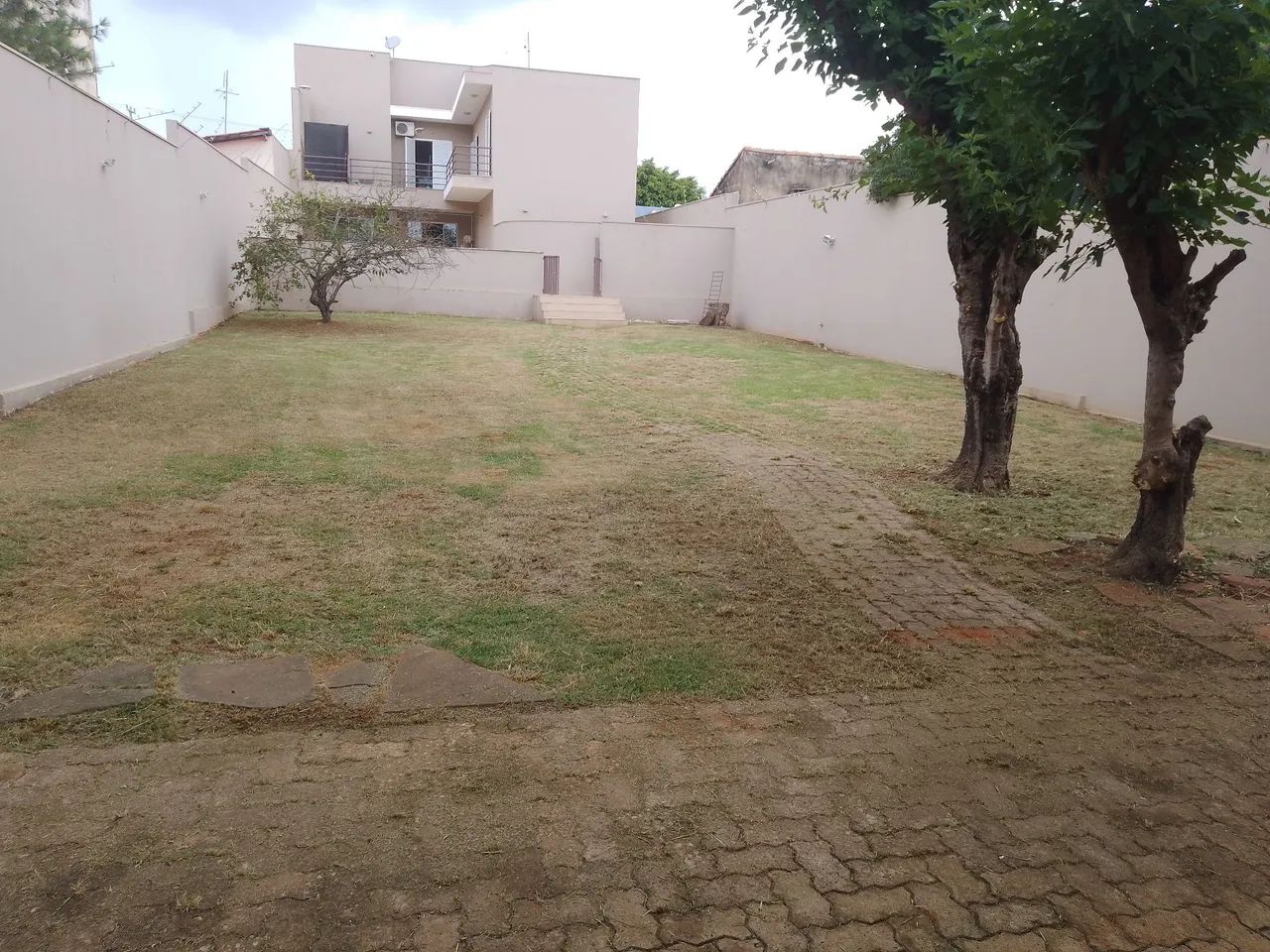 Jardineiro c/ experiência  - Foto 2