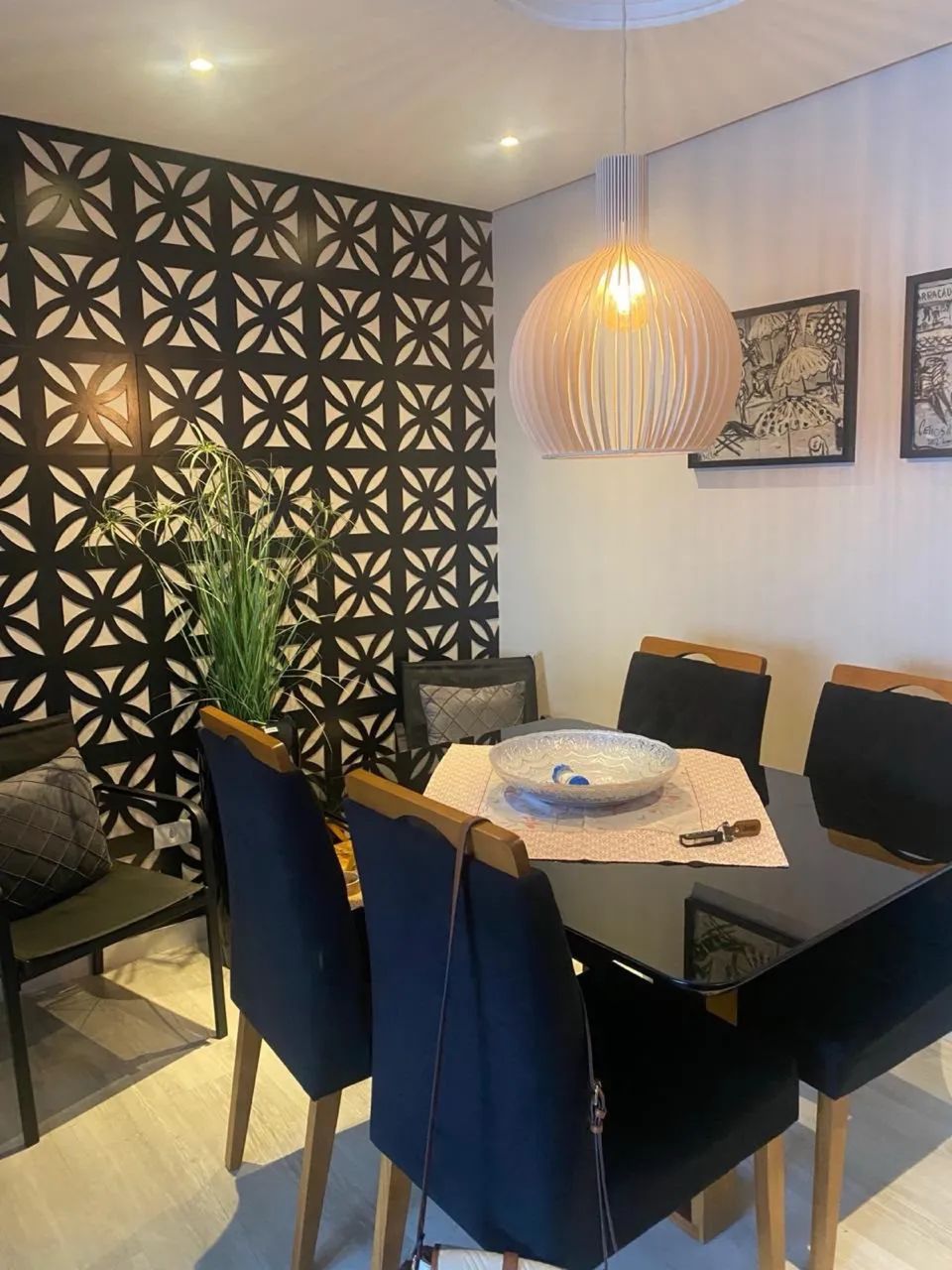 Mesa de jantar com 4 cadeiras